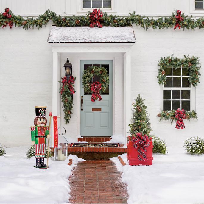 8 Inspirational Christmas Doors - House of Vedvik